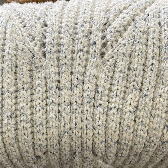 Women's Gray Sleeveless Sweater - Picture 2 of 4